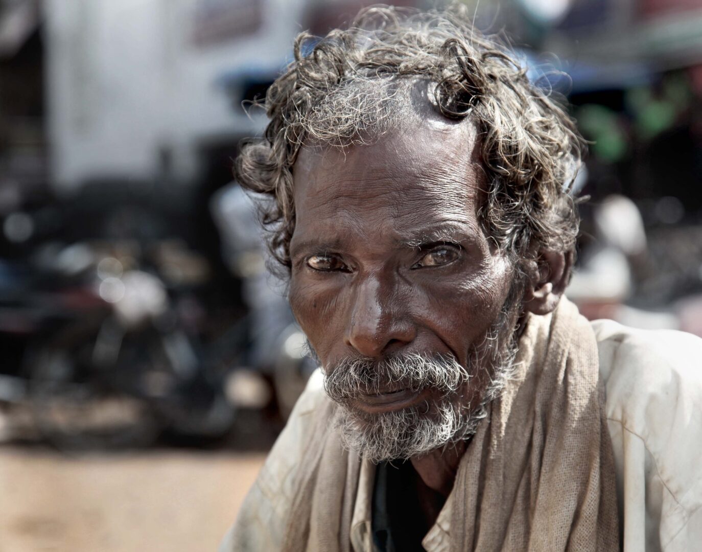 beggar-gf9b66be52_1920 beggar-gf9b66be52_1920